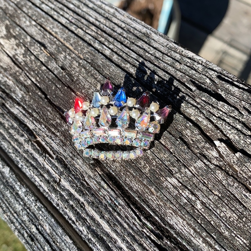 Vintage Rhinestone Crown Pin - Picture 2 of 6